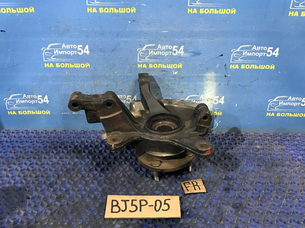 Ступица передняя правая MAZDA FAMILIA 2000