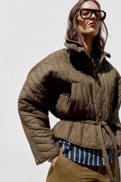 ZARA СТЕГАНАЯ КУРТКА С ВЫСОКИМ ВОРОТНИКОМ, ХАКИ