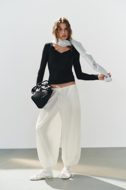 ZARA БРЮКИ ИЗ ЭЛАСТИЧНОЙ ТЕХНИЧЕСКОЙ ТКАНИ, БЕЛЫЙ