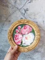 Картина в круглой рамке