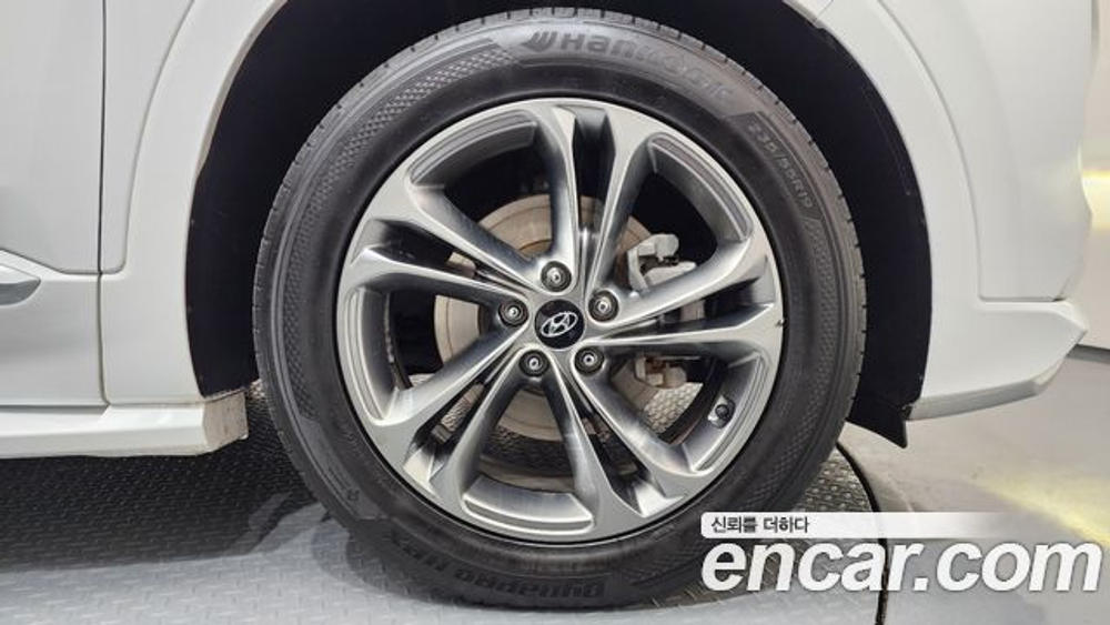 Hyundai Santafe Diesel 2.2 2WD — 2020