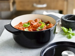 KitchenAid Чугунная кастрюля 22 см 3,3 л черная EAN 4894871009370