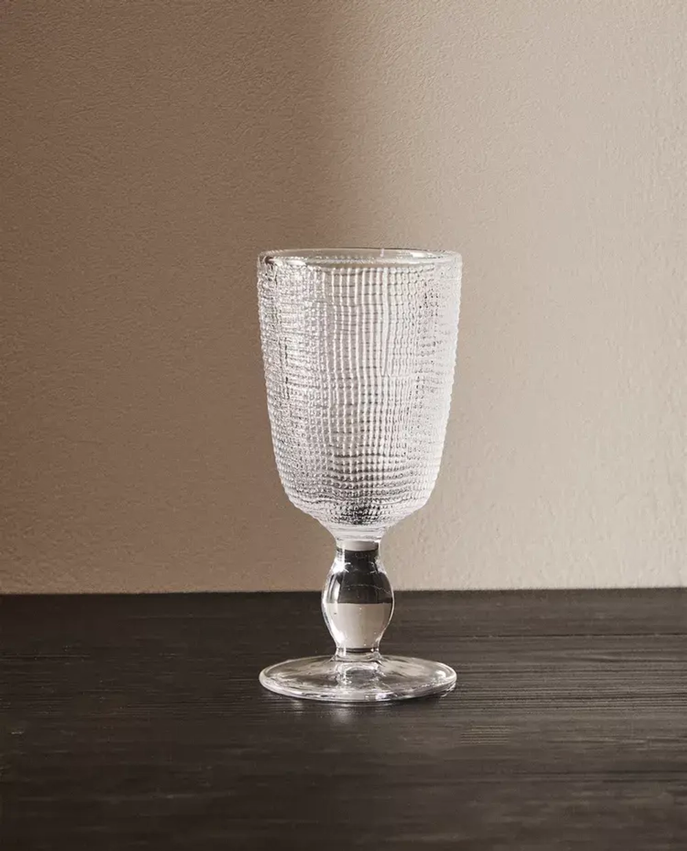 ZARA HOME БОКАЛ ДЛЯ ВИНА ИЗ РЕЛЬЕФНОГО СТЕКЛА, ПРОЗРАЧНЫЙ