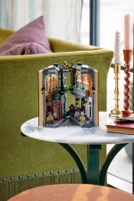 Конструктор LEGO Icons 10351 Шерлок Холмс: книжный уголок