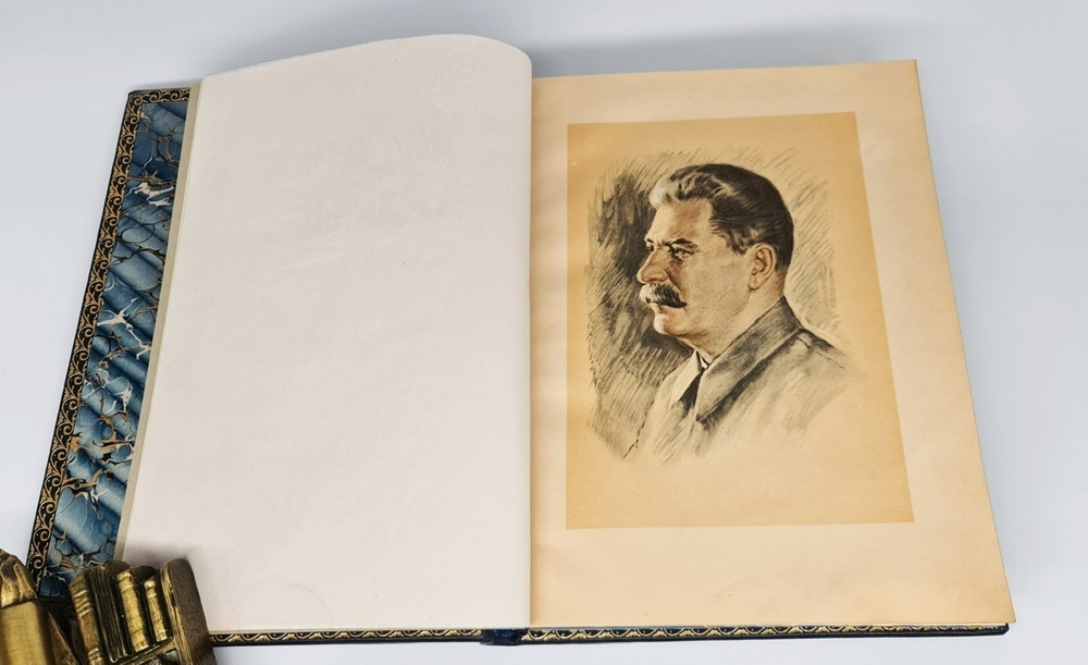 "Жизнь на льдине". И.Д.Папанин. 1938 г.  - антикварная книга