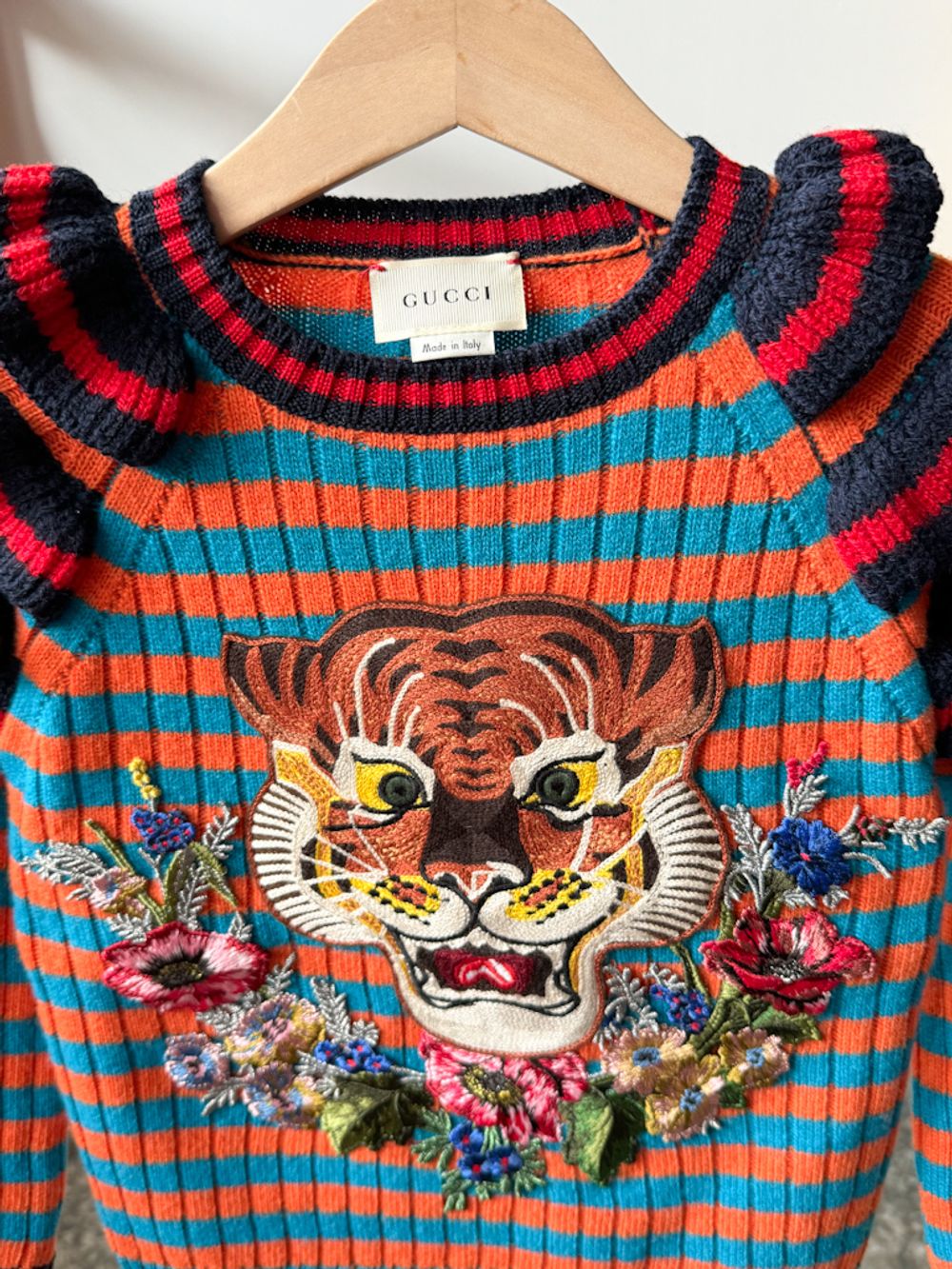 Новый вязаный джемпер Gucci, 104