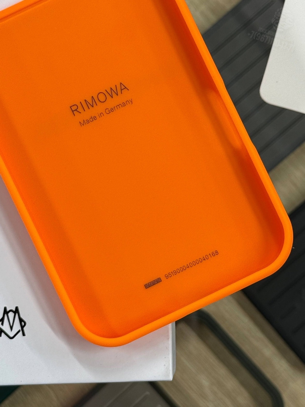 Чехол на iPhone 17 Pro Max Rimowa