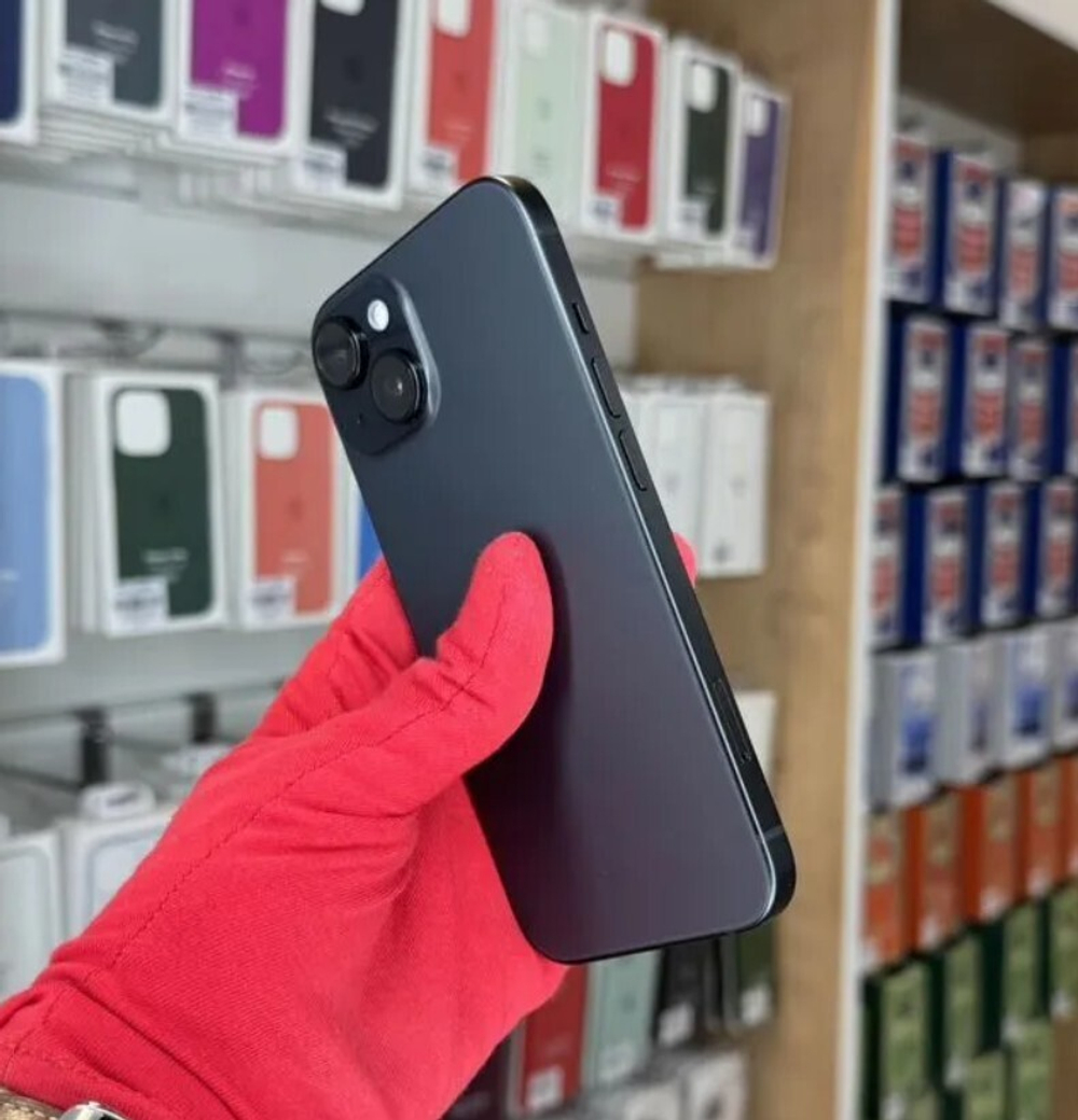iPhone 15, 128 ГБ б/у