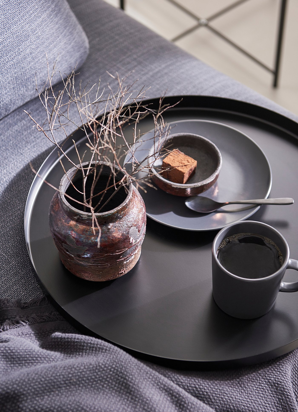 IKEA GLADOM  (ИКЕА ГЛАДОМ)  -  Столик с подносом - чёрный 45x53 см