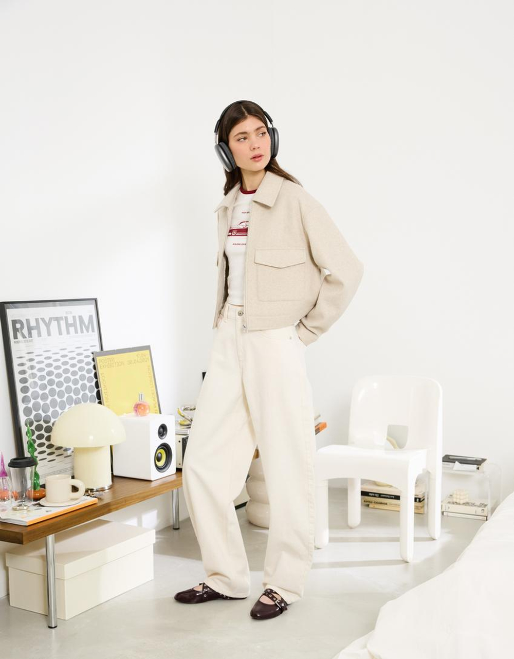 BERSHKA Мягкая укороченная куртка на молнии, экрю