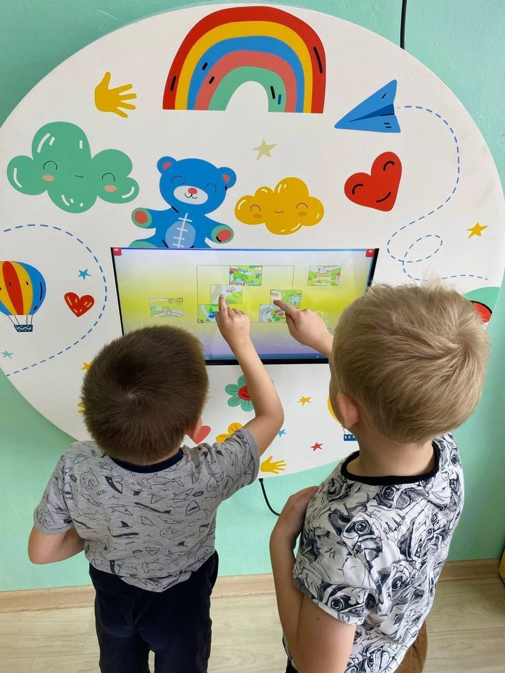 Интерактивная панель MiniKids 32"
