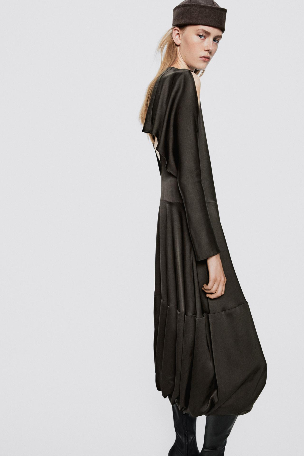 Massimo Dutti Гибкие кожаные сапоги на каблуке - Limited Edition, черный