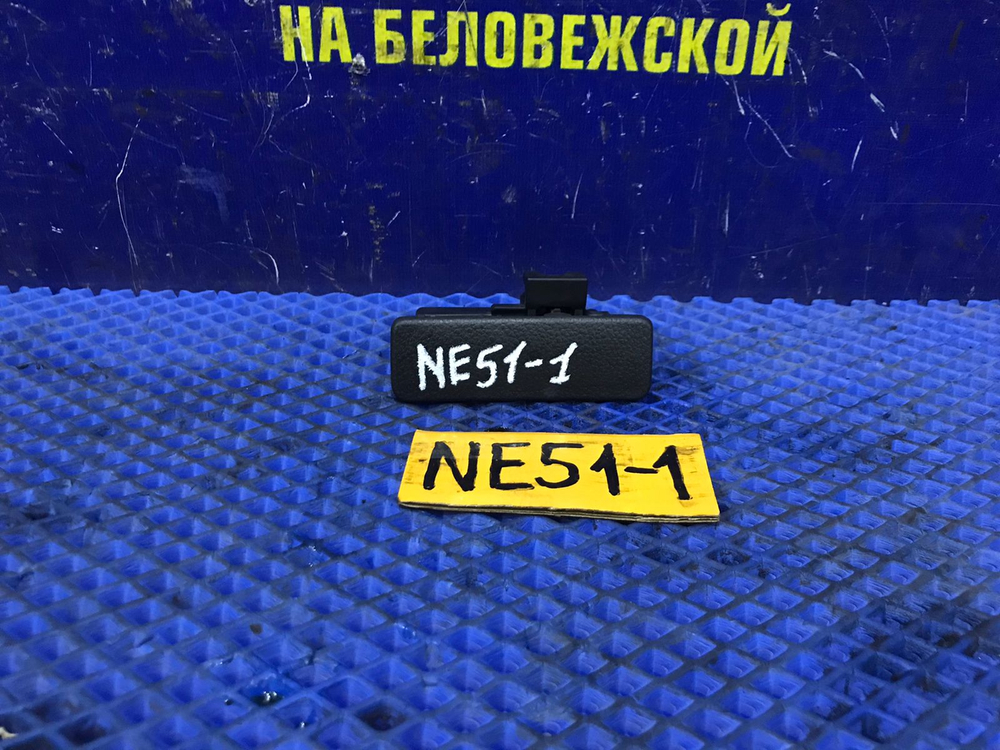 Бардачок пассажирский NISSAN ELGRAND 2005