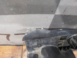 Кронштейн ПТФ правый Mazda CX-5 2 (KF) 17-нв Б/У Оригинал KB8B51684
