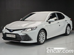 Toyota Camry 2.5 LE Hybrid — 2024