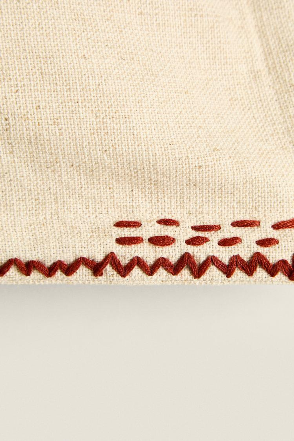 ZARA HOME ЧЕХОЛ ДЛЯ ДЕКОРАТИВНОЙ ПОДУШКИ С КОНТРАСТНОЙ СТРОЧКОЙ, СВЕТЛО-БЕЖЕВЫЙ