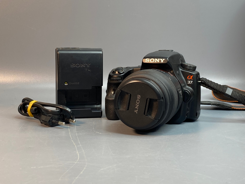 Sony Alpha SLT-A37 Kit 18-55mm 20.200 кадров