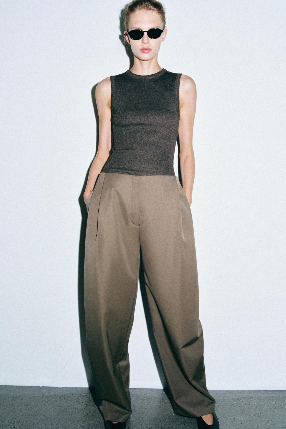 ШИРОКИЕ БРЮКИ С ЗАЩИПАМИ — ZW COLLECTION — ZARA