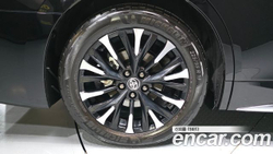 Toyota Alphard 2.5 HEV Executive AWD — 2025