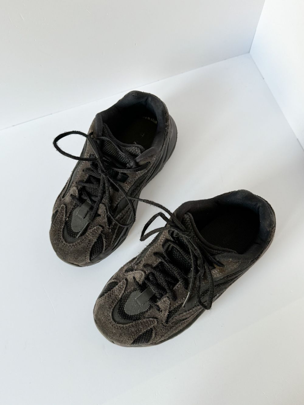 Кроссовки Adidas YeeZy, 28