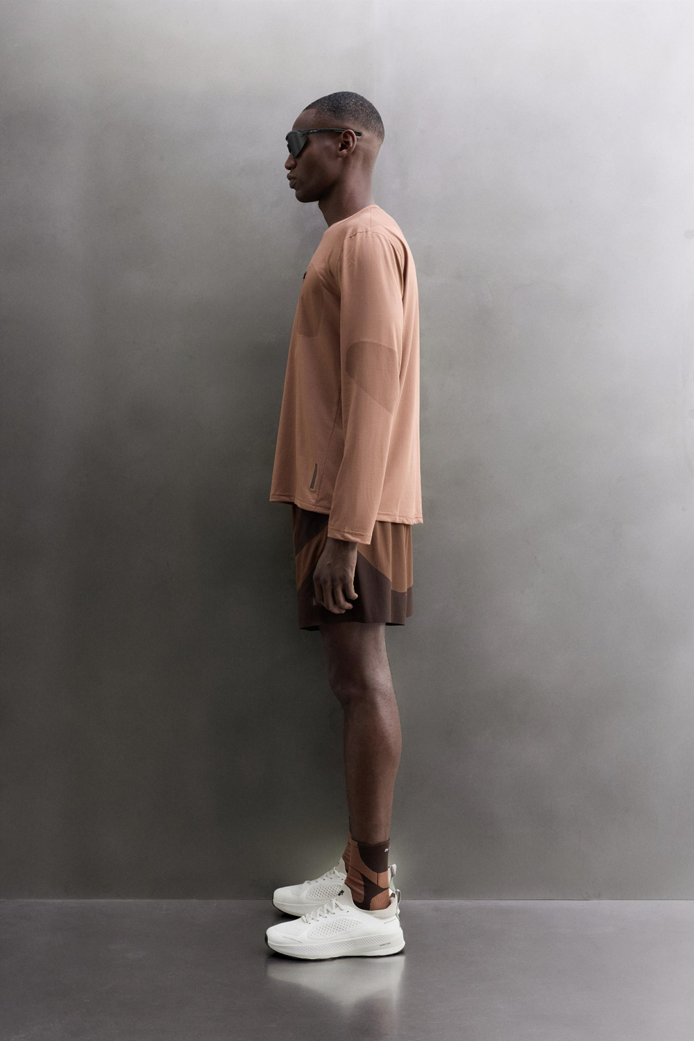 СПОРТИВНАЯ ФУТБОЛКА С ДЛИННЫМИ РУКАВАМИ И КАРМАНОМ — ZARA
