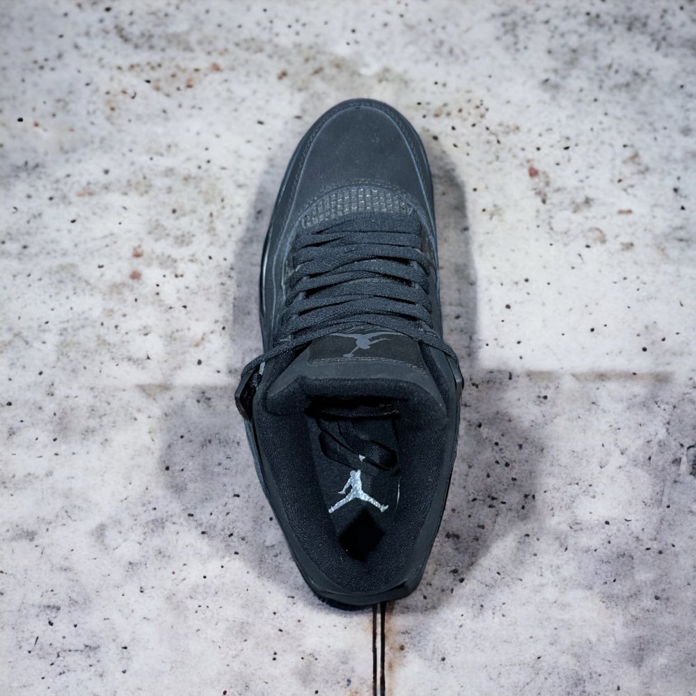 Nike Air Jordan 4 • Black