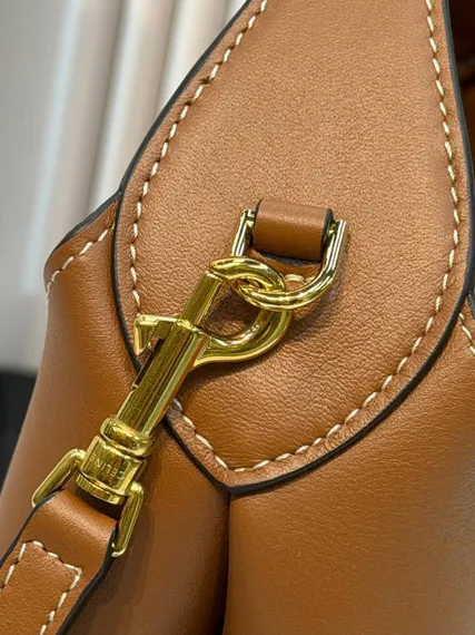 Сумка CELINE SMALL HOBO IN SUPPLE SMOOTH CALFSKIN