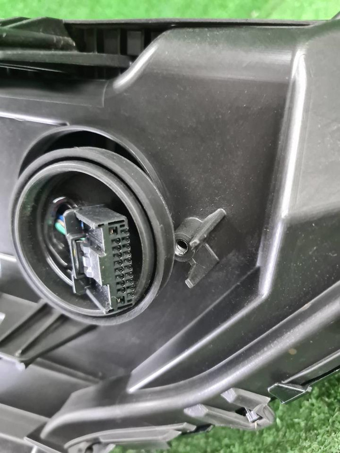 Фара левая Toyota Camry XV70 (2018-2021) LED