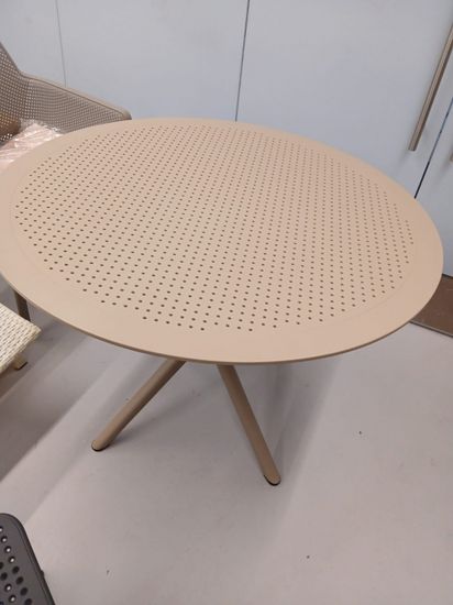 Стол пластиковый Sky Table Ø105