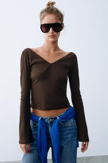 ZARA ФУТБОЛКА В РУБЧИК С V-ОБРАЗНЫМ ВЫРЕЗОМ, КОРИЧНЕВЫЙ