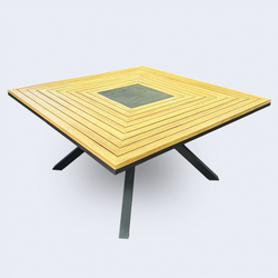 Стол обеденный ЭГМОНТ из тика 140x140