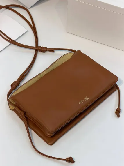 Сумка CELINE TRIO FLAP IN SMOOTH LAMBSKIN