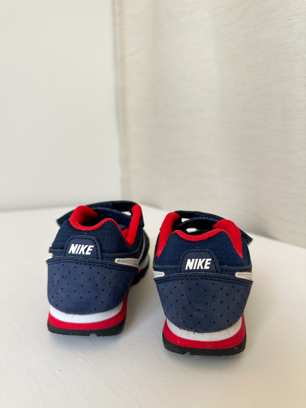 Новые комбинированные кроссовки Nike, 25,5