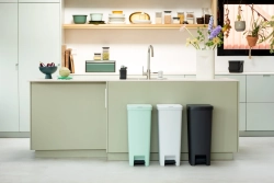 Brabantia Контейнер для мусора StepUp 40л Темно-серый 800023