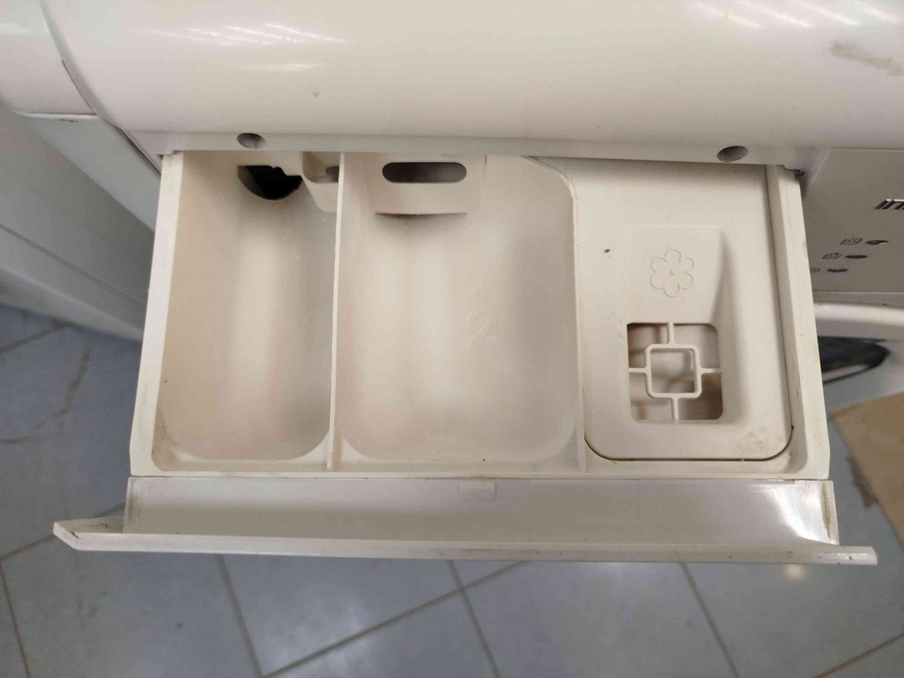 Стиральная машина Indesit WISN82 5 кг б/у