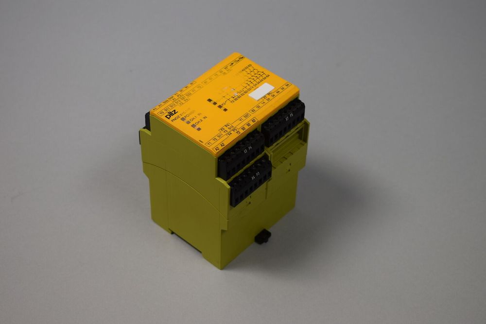 PILZ PNOZ X10.11P 24VDC PILZ PNOZ X10.11P 24VDC