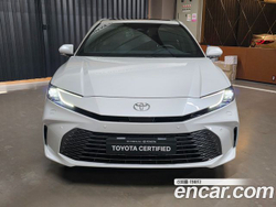 Toyota Camry 2.5 XLE Hybrid — 2025