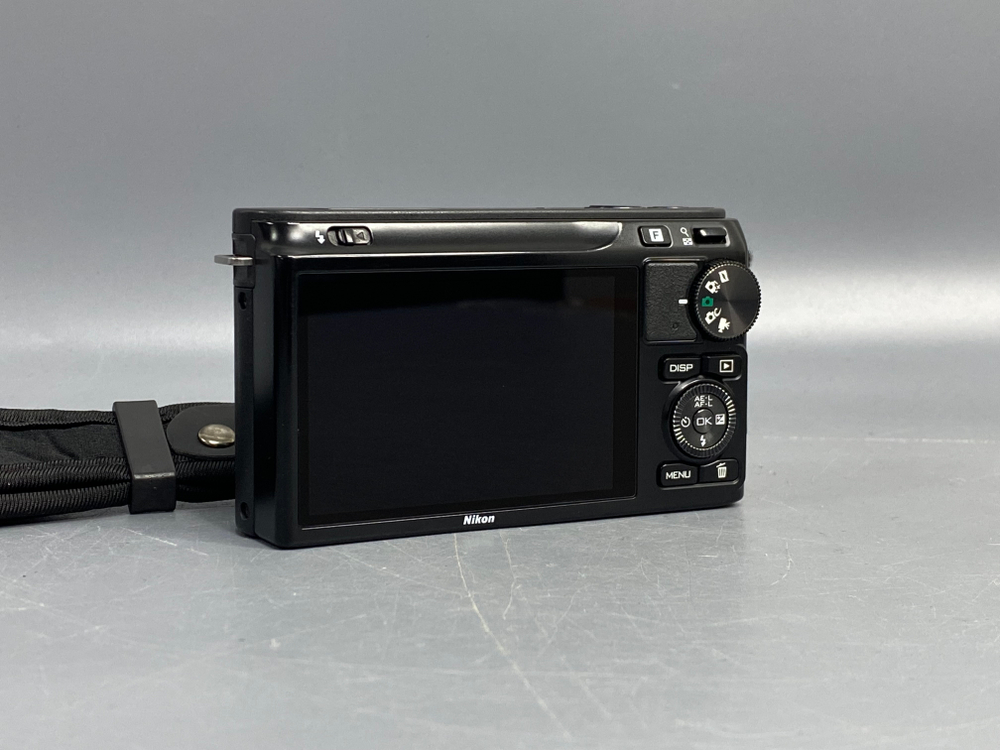 Nikon 1 J2 kit 11–27,5mm 2.400 Кадров