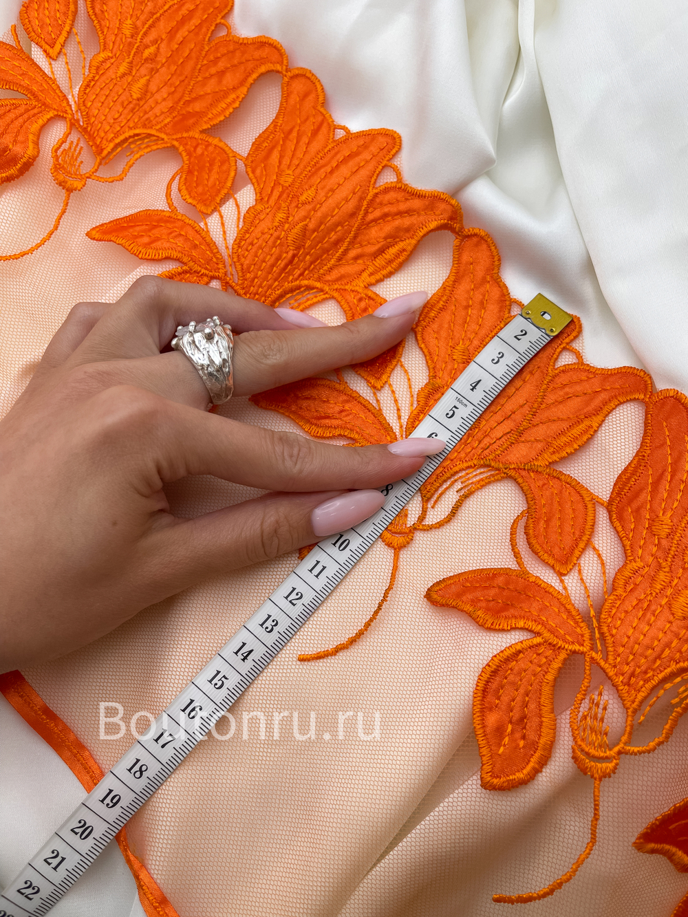 Кружево оранжевое с вышитыми цветами "Лилии" 190 мм
