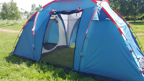 Палатка Canadian Camper SANA 4, цвет royal, центральный вход.