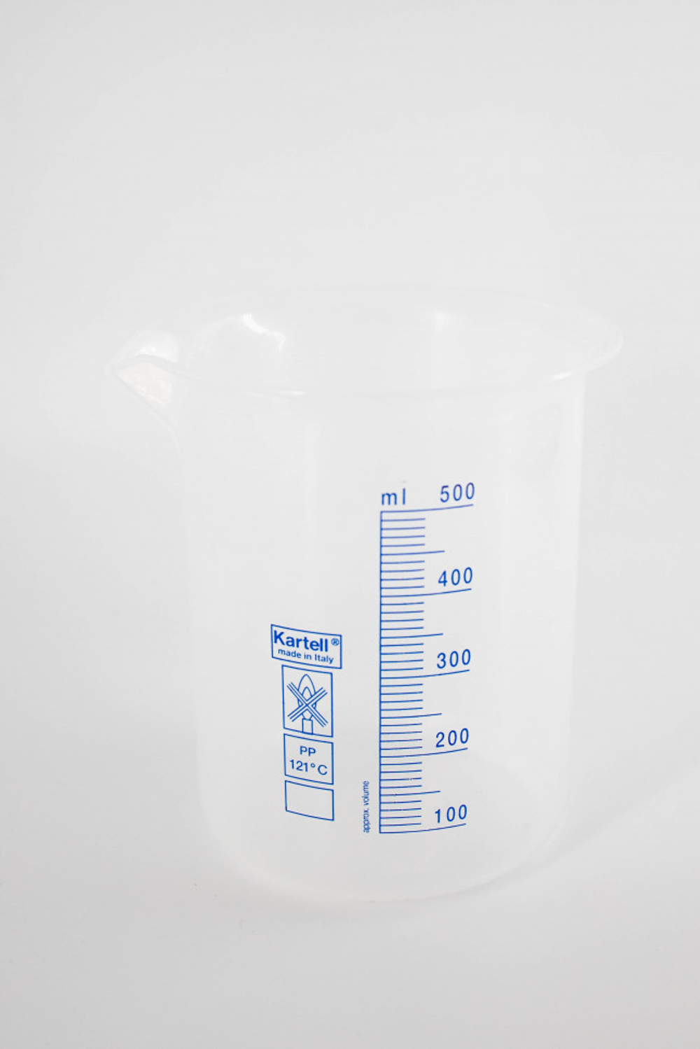 Стакан 500 мл., с делениями, п/п, Kartell
