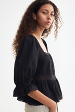 Блузка с пеплумом и кружевной вставкой - H&M