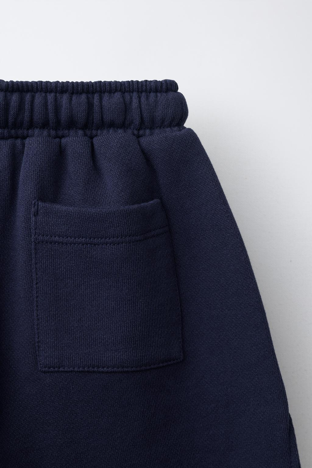 ZARA ОДНОТОННЫЕ БРЮКИ-БАНАНЫ, МОРСКОЙ СИНИЙ