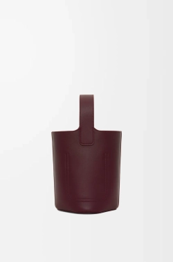 Loewe Мини-сумка-ведро Pebble из гладкой телячьей кожи, бургунди