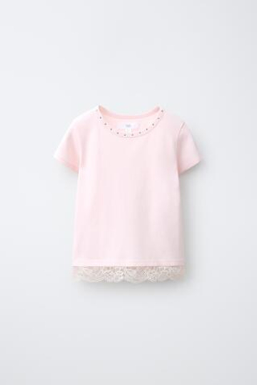 ZARA ФУТБОЛКА С ЗАКЛЕПКАМИ И КРУЖЕВОМ, РОЗОВЫЙ