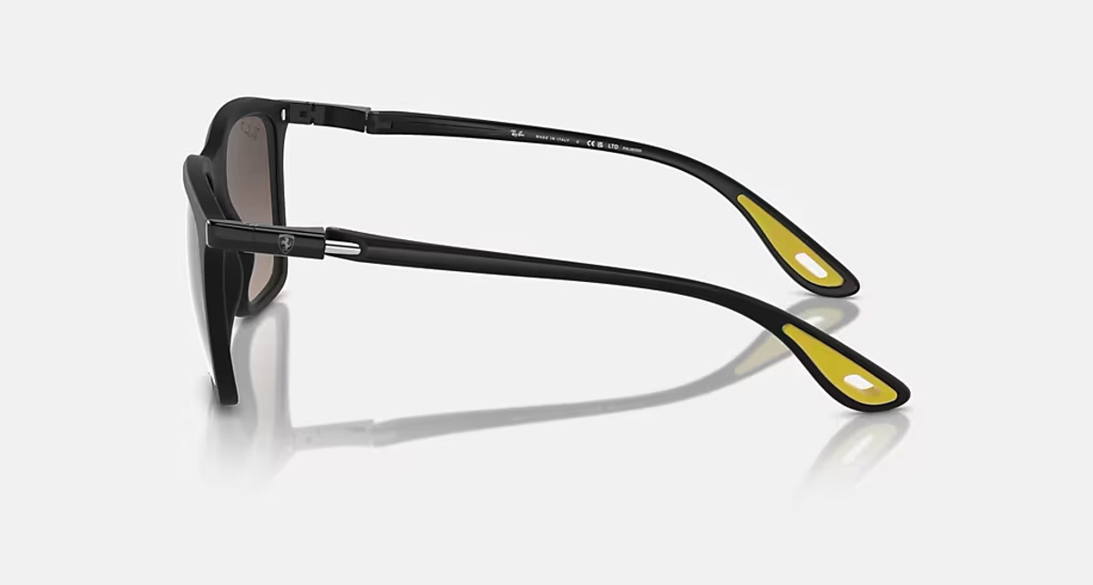 RAY-BAN SCUDERIA FERRARI SAINZ SPECIAL EDITION 2024 RB4433M F6025J