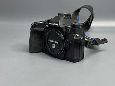 Olympus OM-D E-M1
