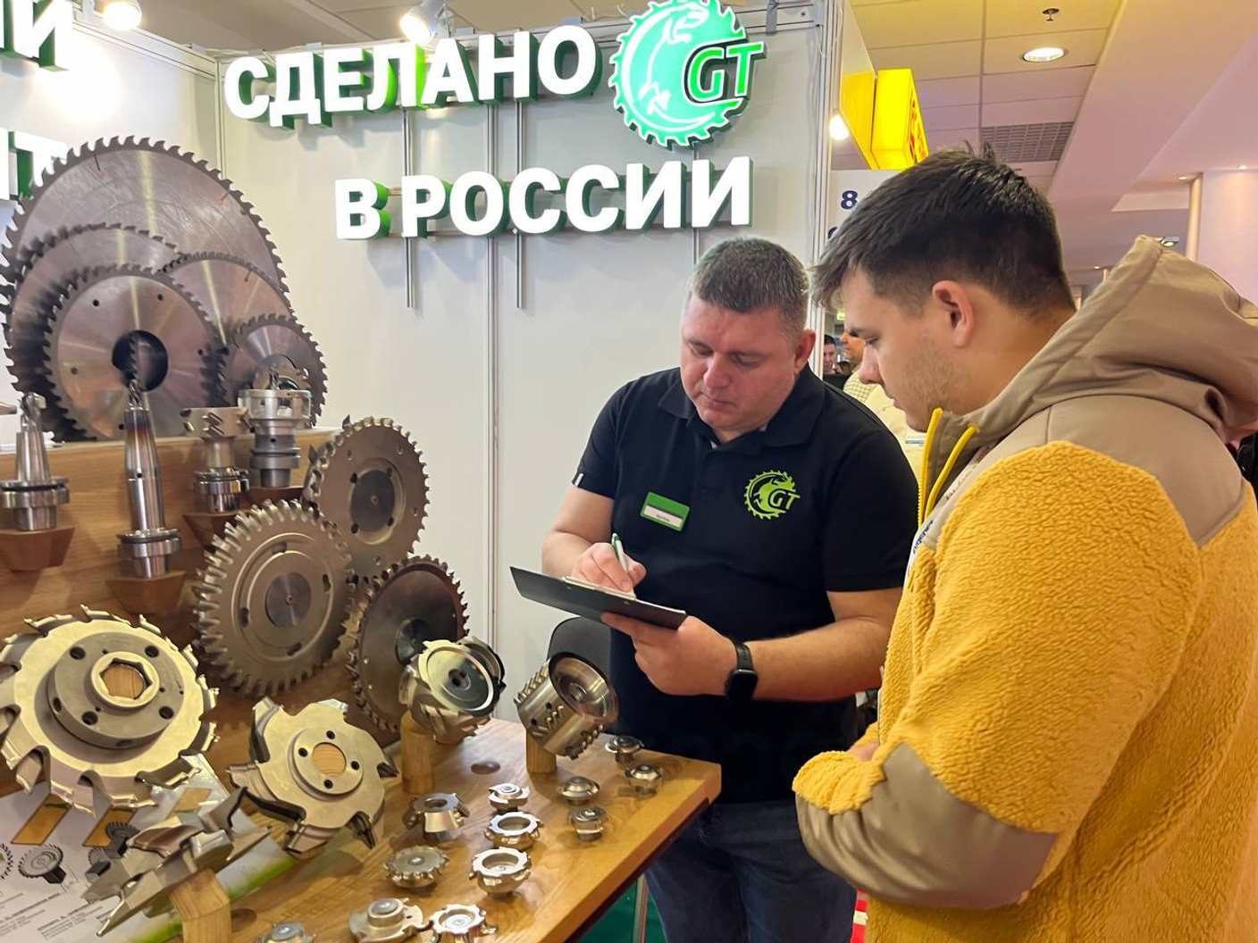 От точности реза до совершенства форм: итоги участия компании GT в выставке «Мебель»