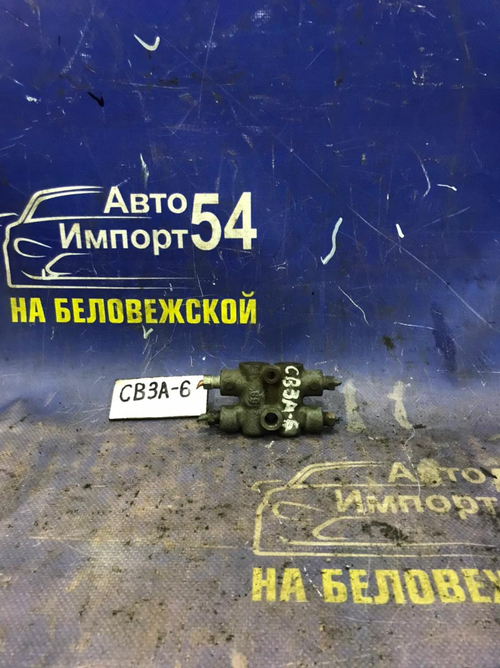 Распределитель тормозной MITSUBISHI LANCER 1993