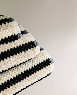 ZARA HOME ЖАККАРДОВОЕ БАННОЕ ПОЛОТЕНЦЕ С ГЕОМЕТРИЧЕСКИМ УЗОРОМ, ЧЕРНЫЙ